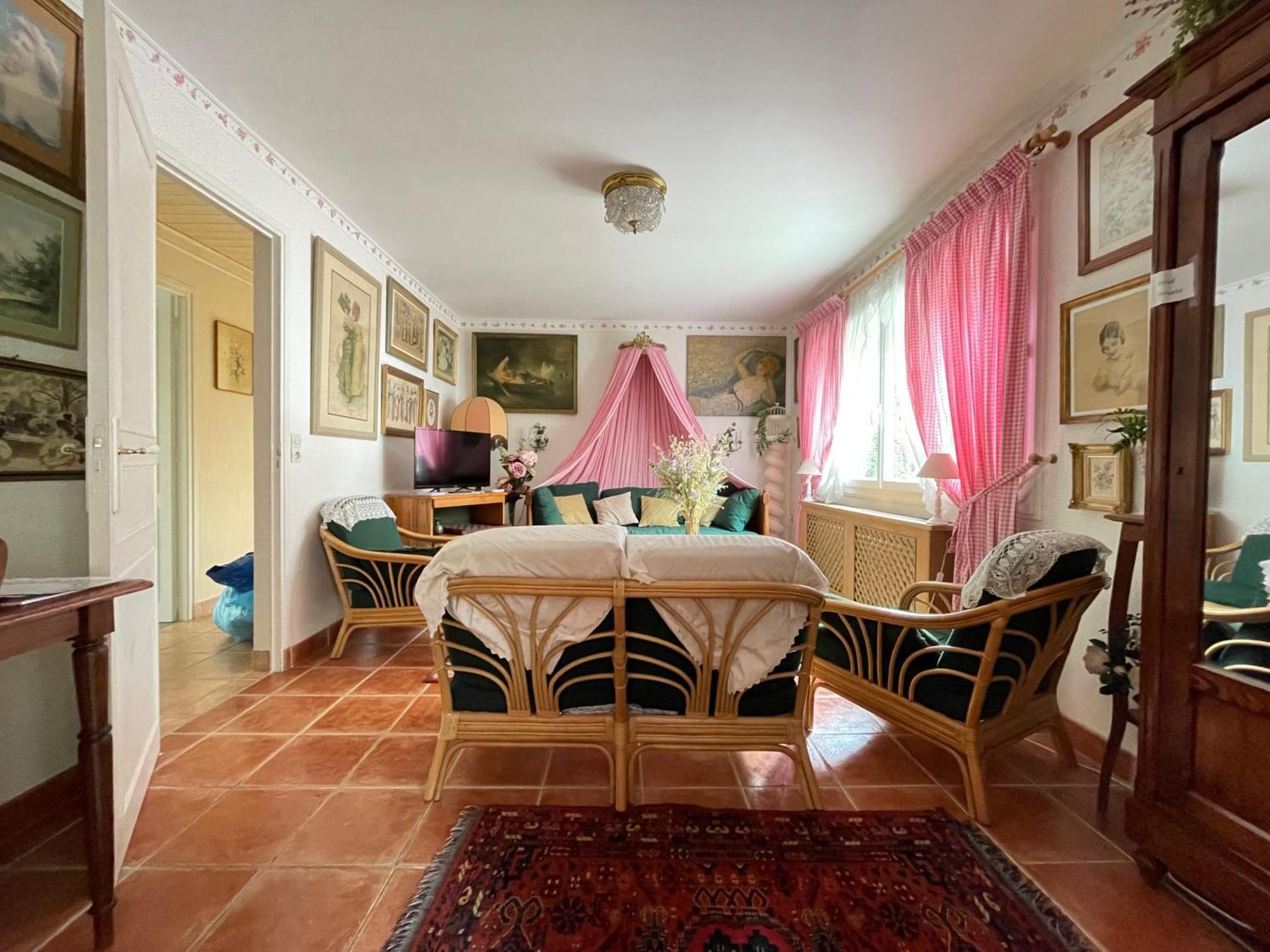 La Roseliere Maison Plain Pied Confortable Belle Decoration Jardin Magnifique 10 Mn A Pied Centre Ville Bayeux Proche Plages Du Debarquement Dış mekan fotoğraf